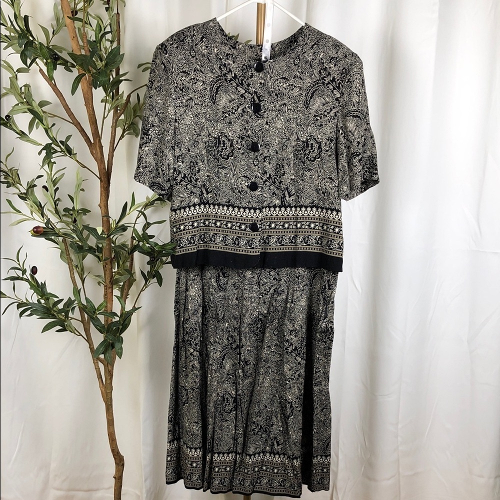 Vintage Black & Cream Paisley Button-Front Skirt Set Sz 18 (V1)